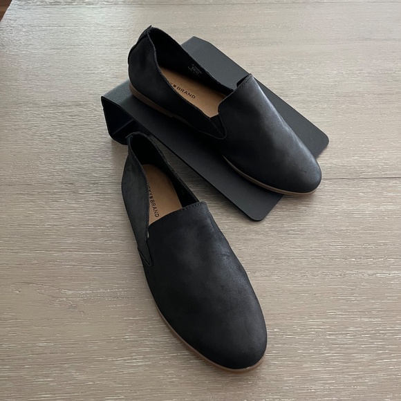 Black Slip-On Lucky Brand Shoes - Picture 2 of 8